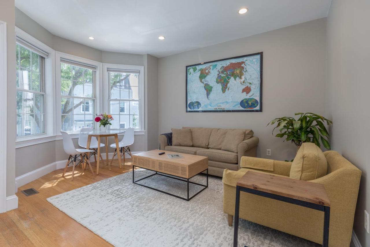 Sunny Convenient Home W/ Private Patio! Easy Walk To Everything! Boston Exterior foto